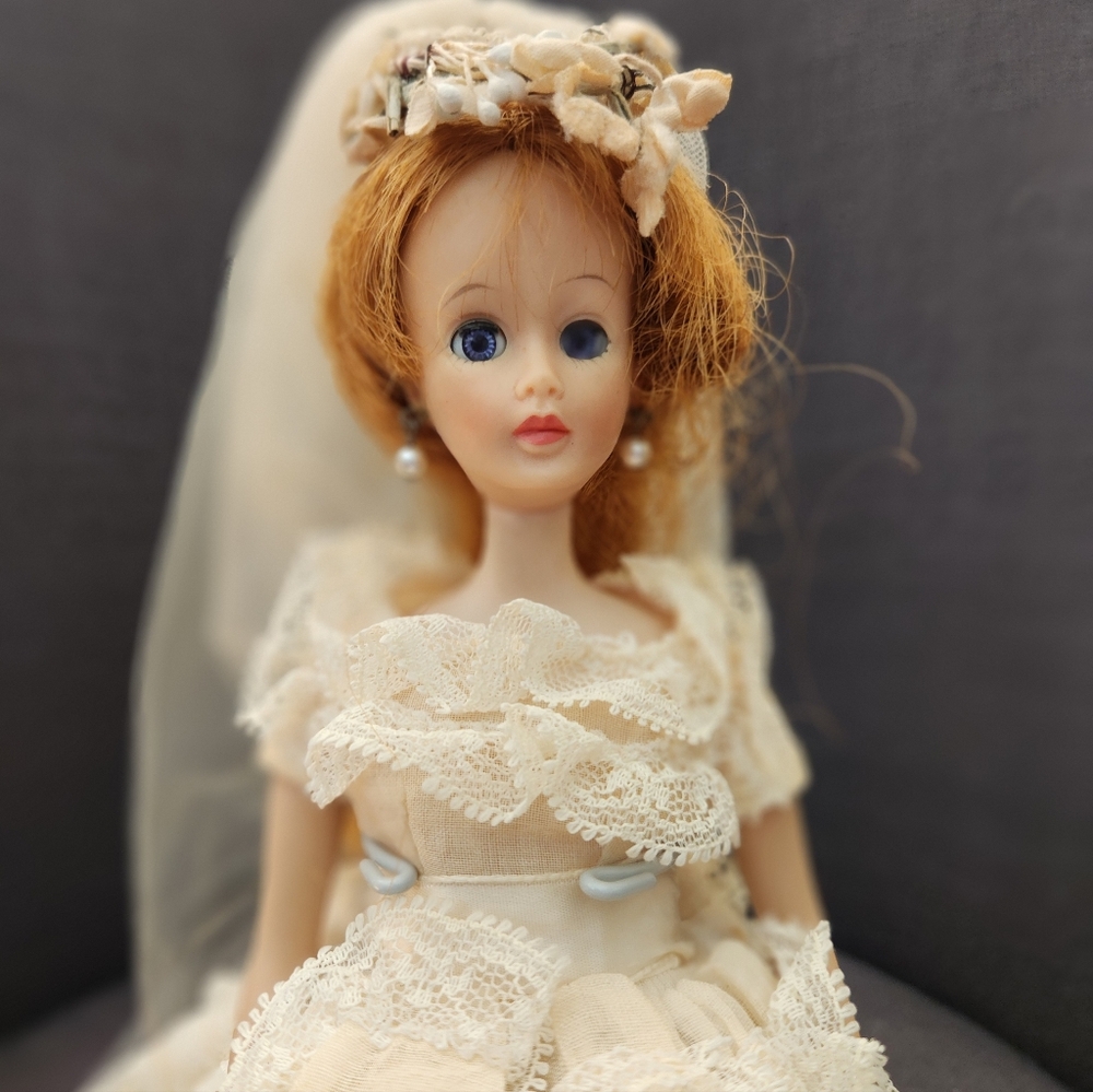 Madame Alexander Yolanda Bride Doll 12" - Picture 2 of 7
